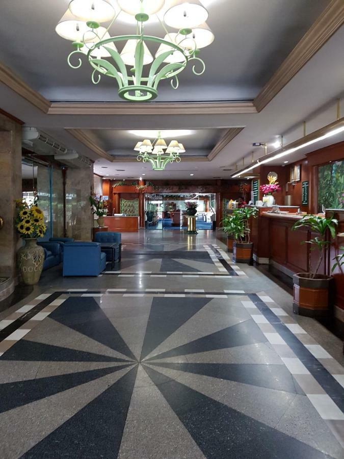 The Park Hotel Sukhumvit 7 Bangkok Dış mekan fotoğraf